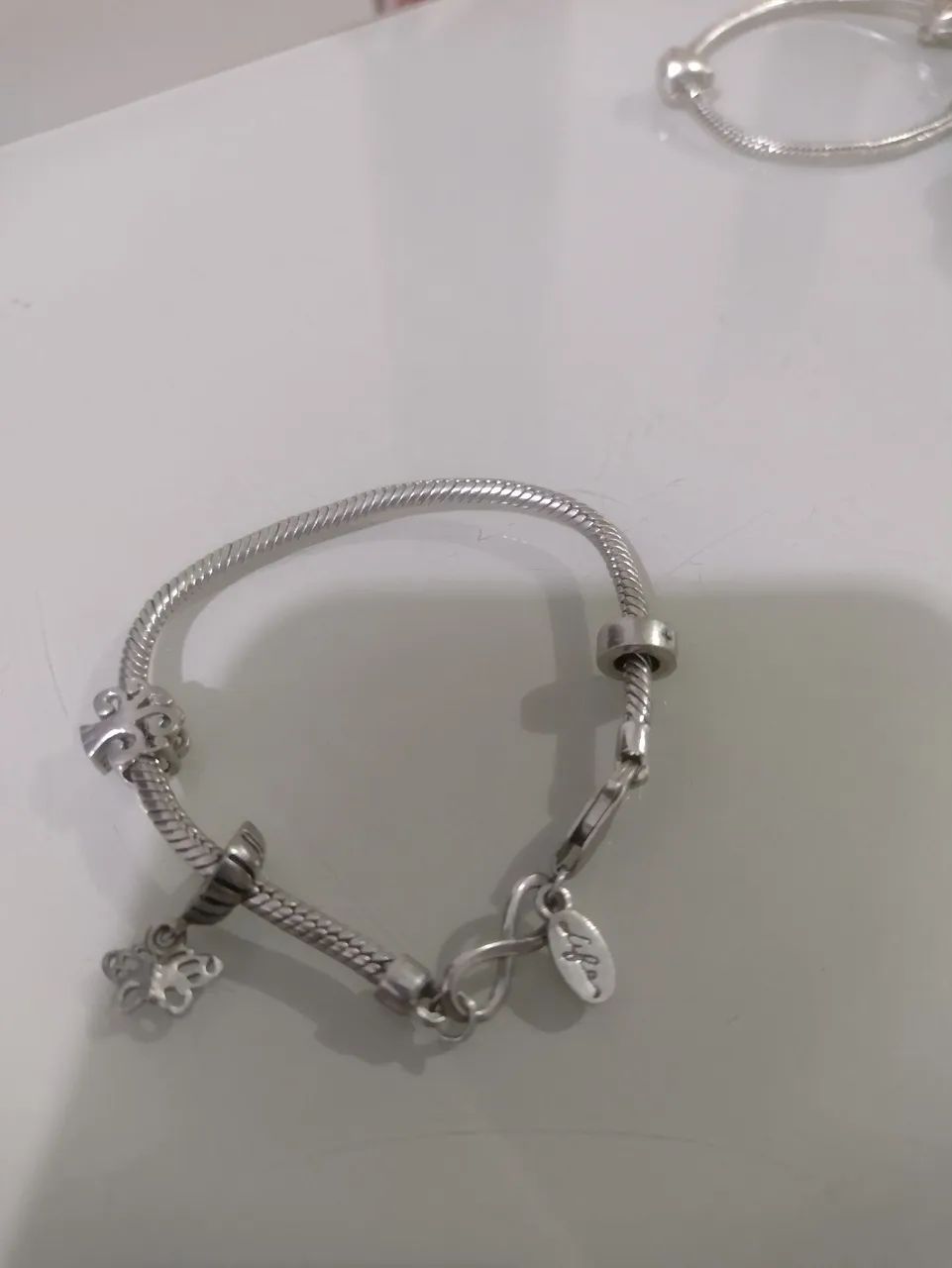 Pulseira Life Vivara prata 925 com dois berloques  - Foto 5