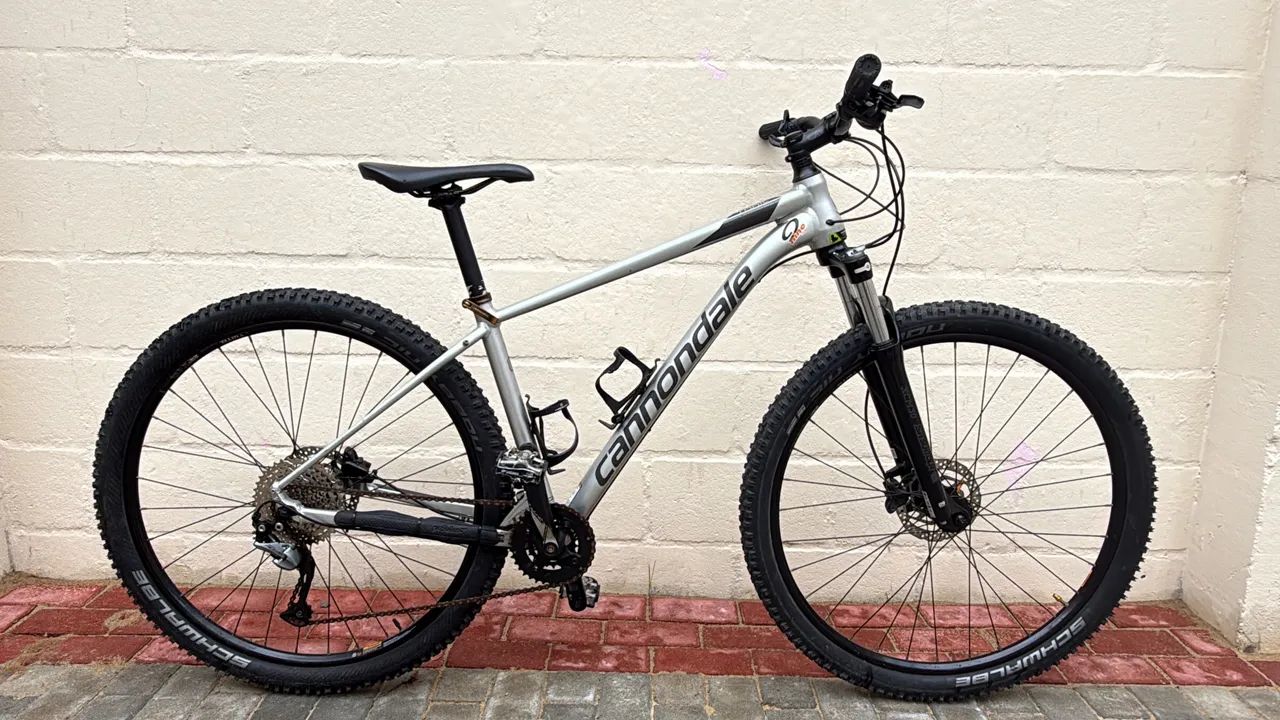 Bicicleta cannondale MTB