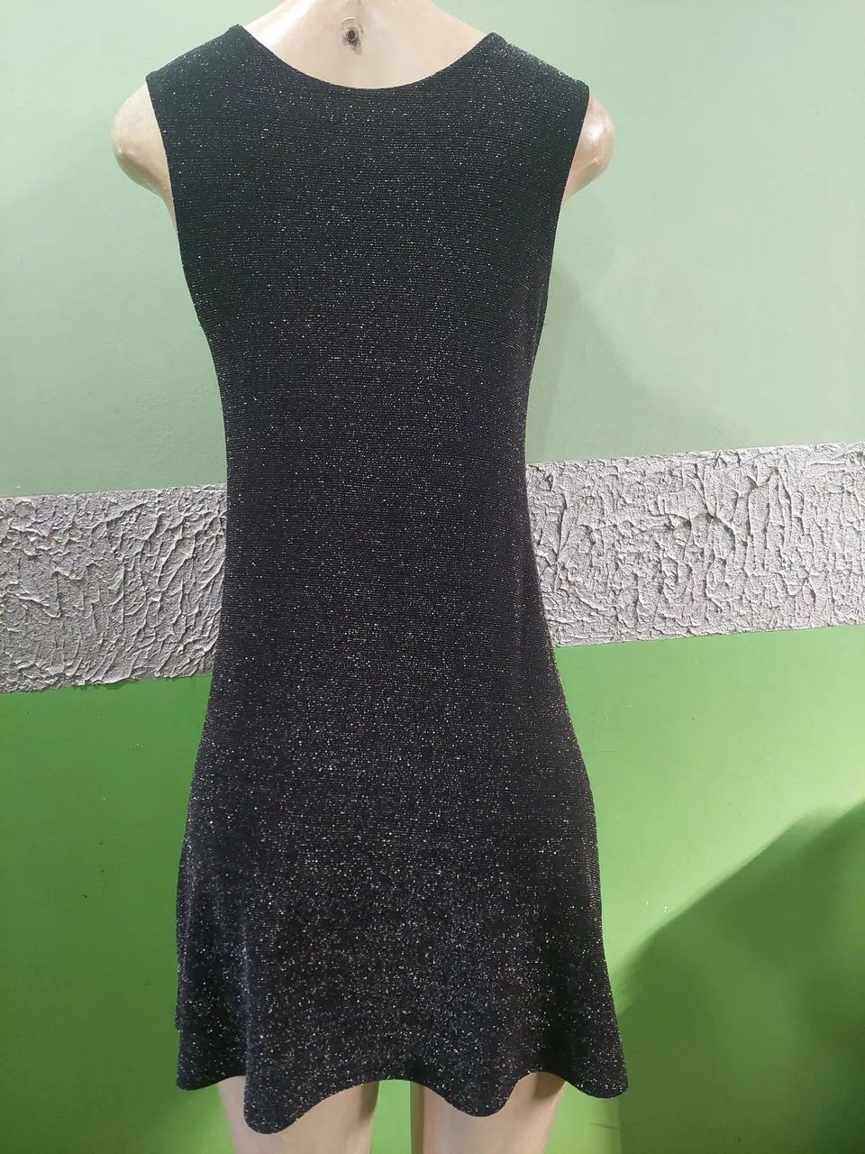 LIQUIDAÇÃO HOJE!! Vestido curto com brilho Tam.M/G  - Foto 2