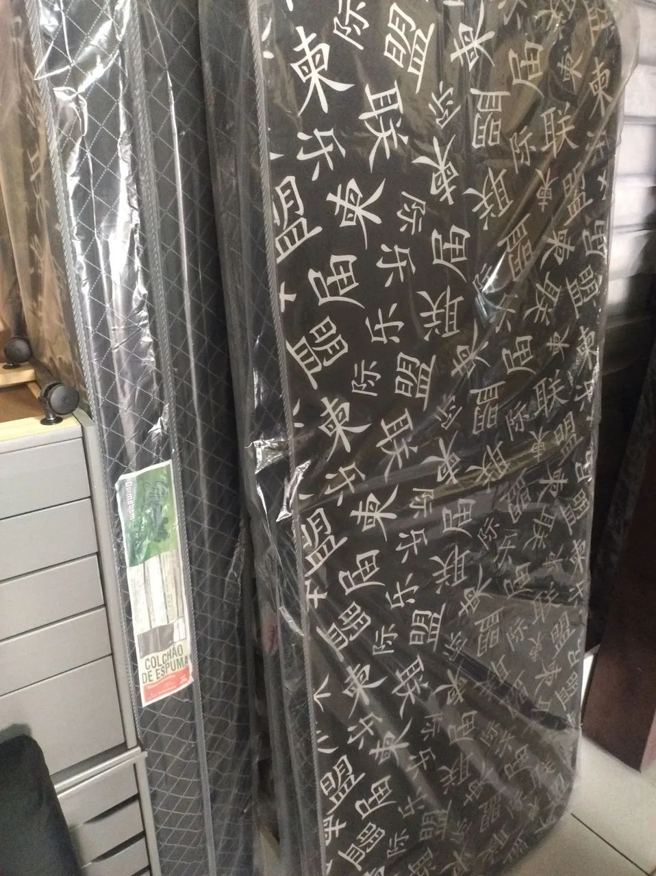 Colchão de solteiro novos D-20 tecido preto 