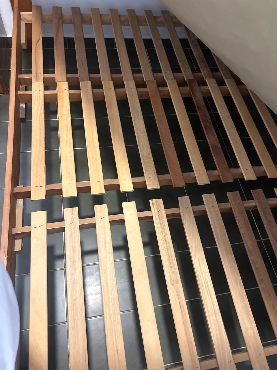 Cama casal em madeira  - Foto 2