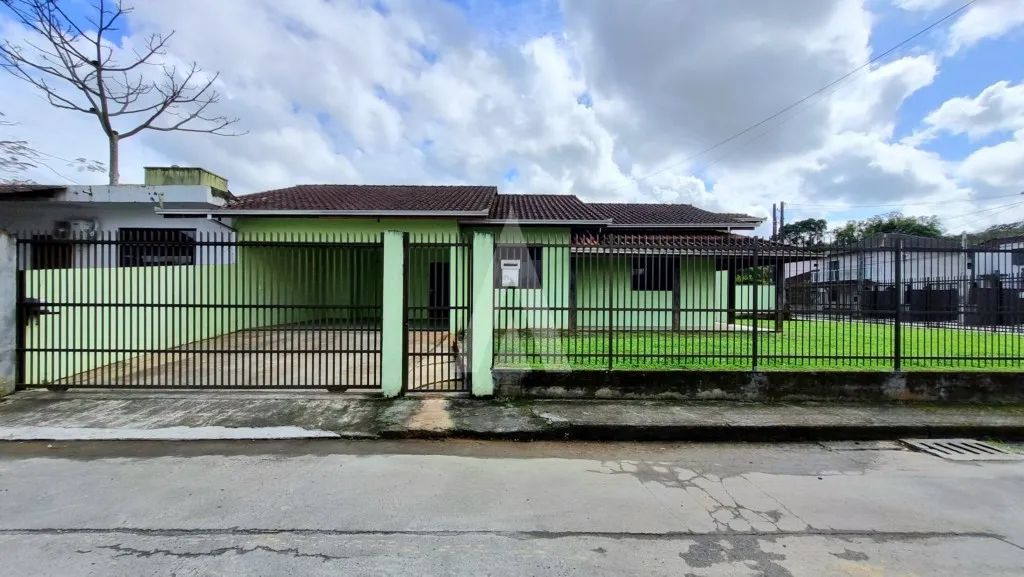 Casa com 3 quartos no Vila Nova.