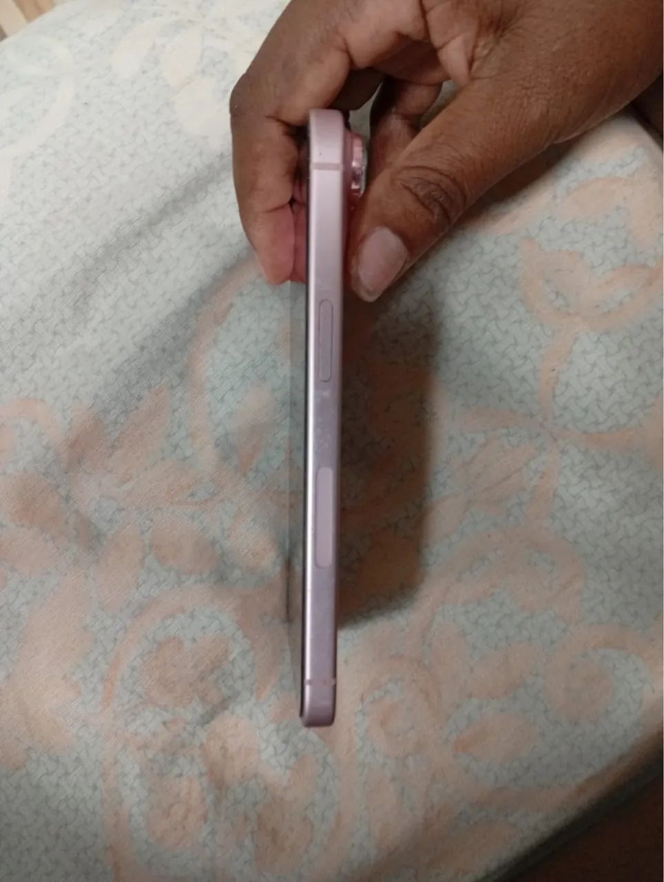 iPhone 15 bateria 86% - Foto 3