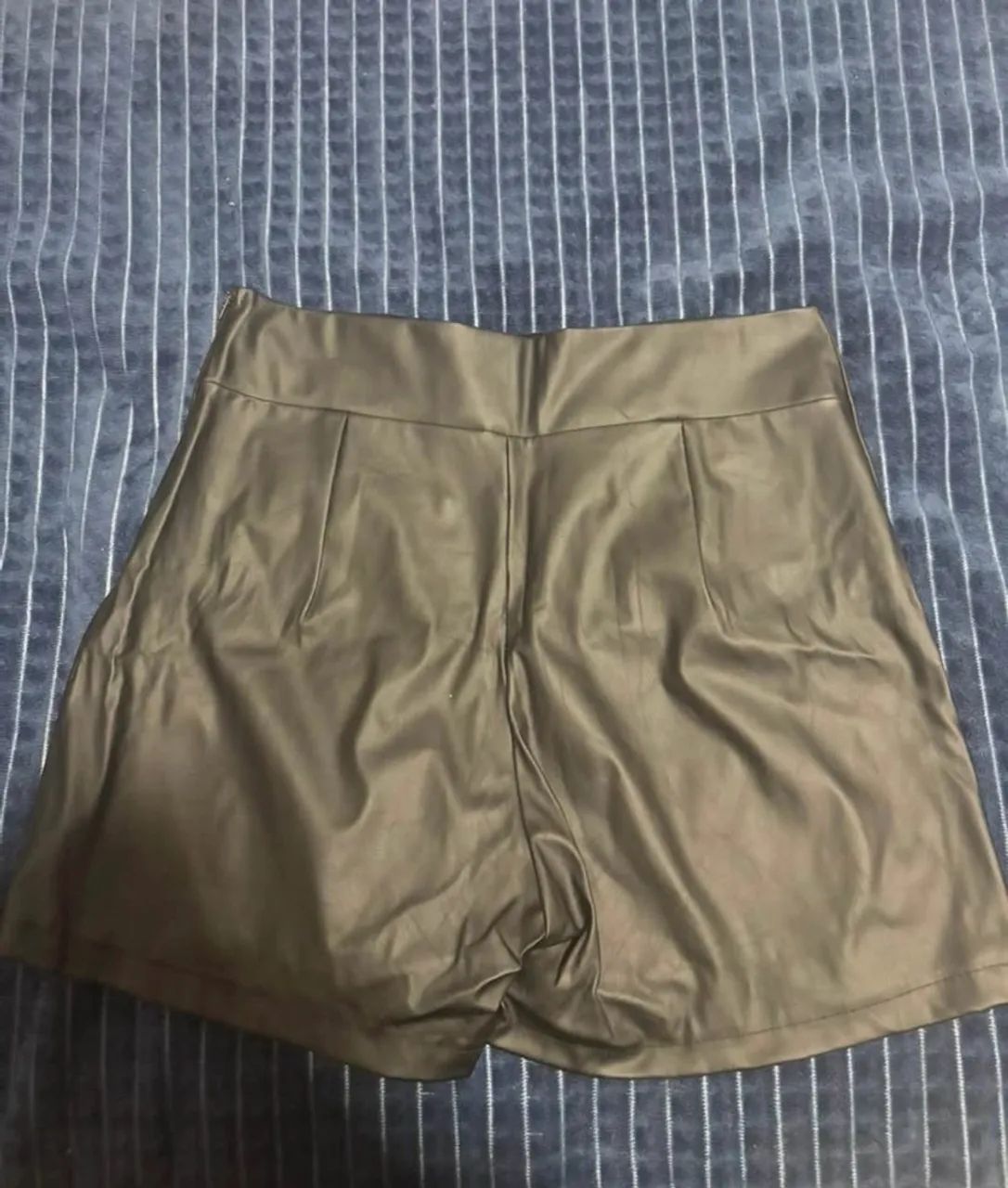 Vendo short saia de couro  - Foto 3