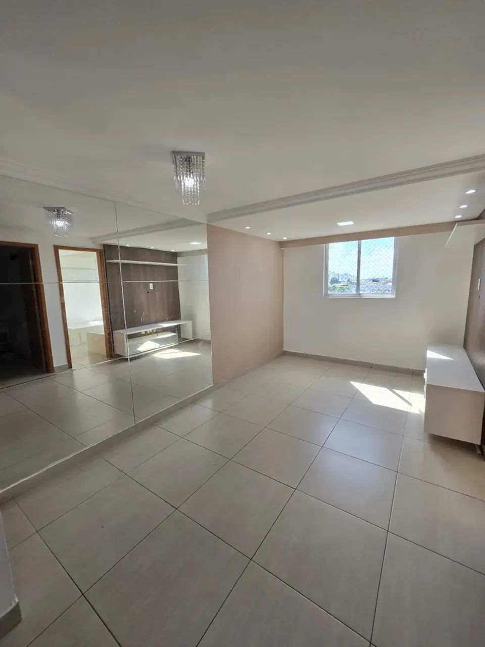 ALUGO Apartamento no Centro com 2 Quartos, Elevador e Piscina - Foto 4