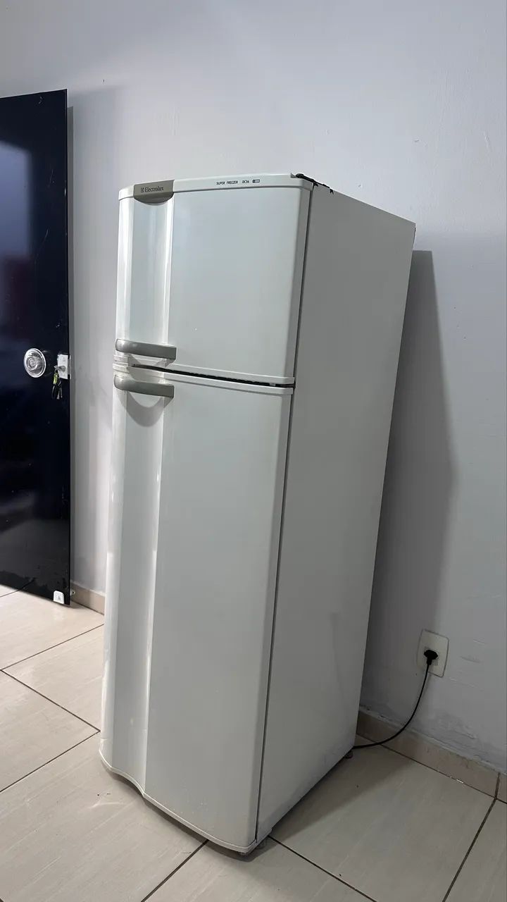 Vende - se Geladeira seminova - Foto 2