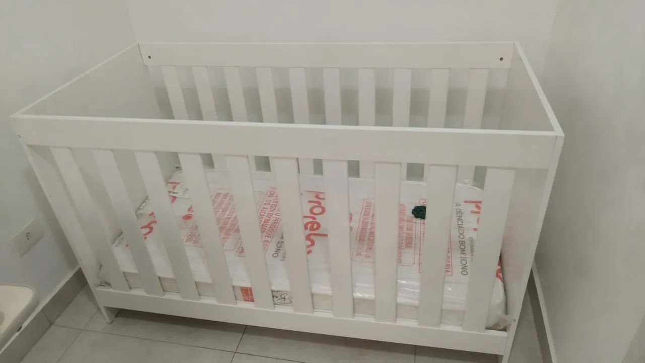 Berço com colchão usado em bom estado