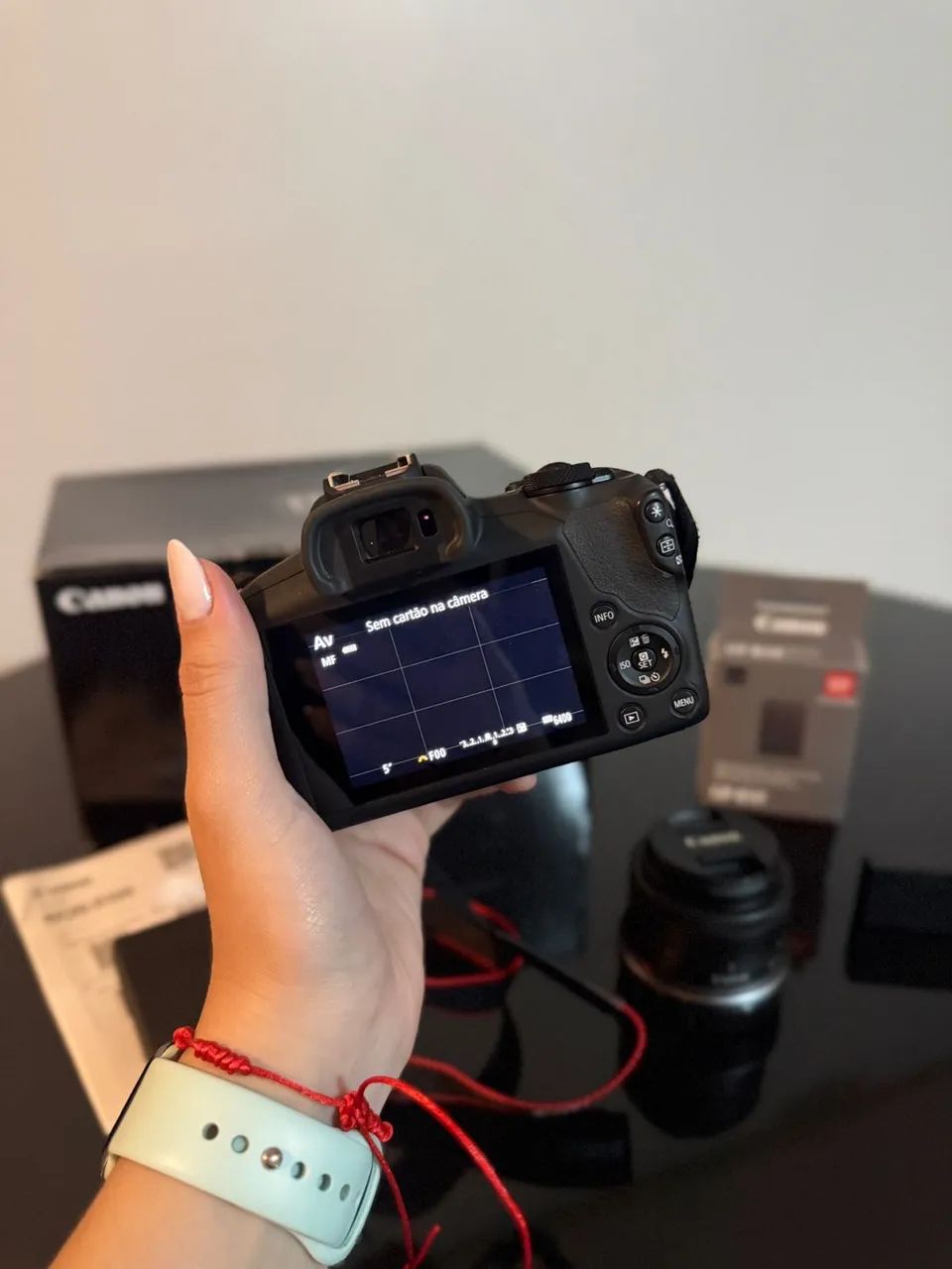 Câmera cânon R100 eos RF com 2 bateria  - Foto 5