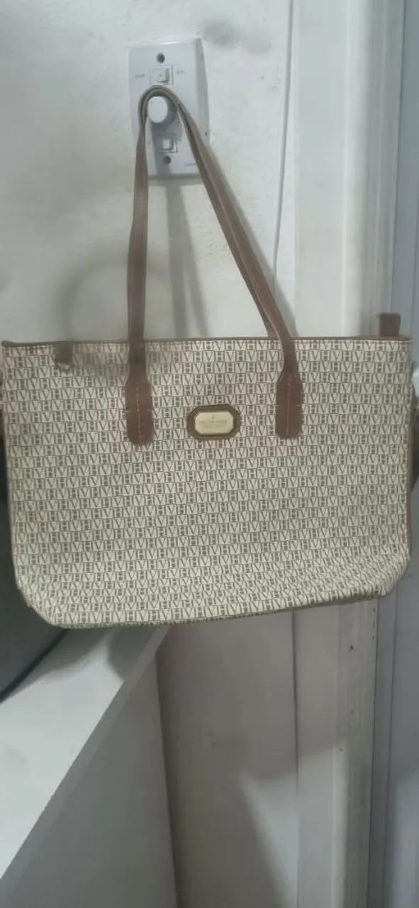 Bolsa bege Victor Hugo 