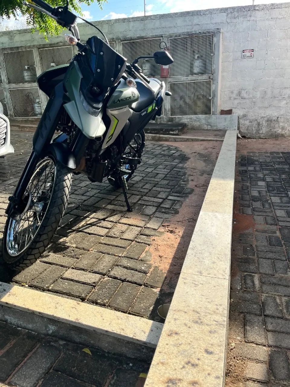 Lander 250  - Foto 3