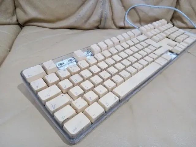 Teclado Apple USB de iMac ou Powermac, funcionando porem feio - Foto 4