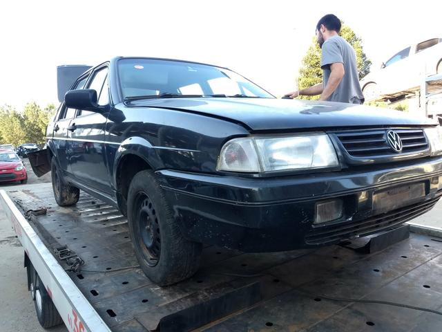 Santana 1.8 93 Baixado no Detran para peças e acessórios - Foto 3