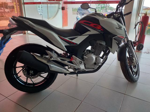 CB twister 2019: lanterna em led, painel digital, transmissão de 6 marchas, motor 250CC