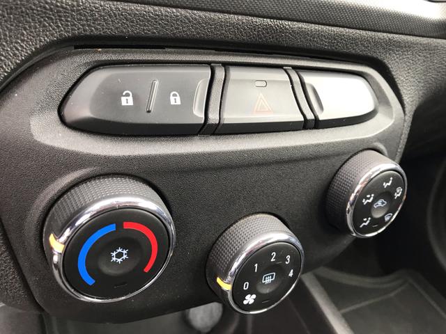 Onix Lt 2018 1.0 - Foto 17