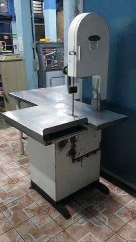 Serra fita de açougue chão
