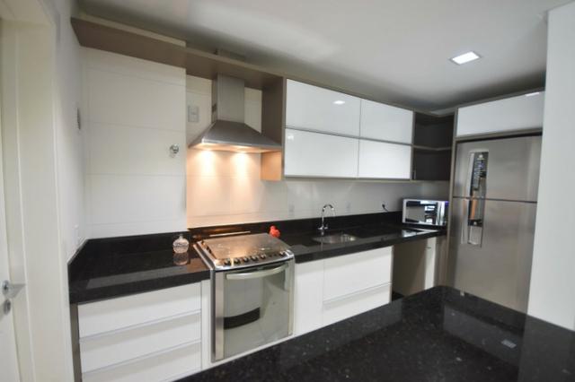 Lindo apto na Meia Praia - Mobiliado e Decorado/ 3 Suítes +2 Vagas , Lazer Completo - Foto 7