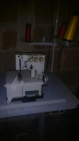 Vendo máquina Galoneira três agulhas