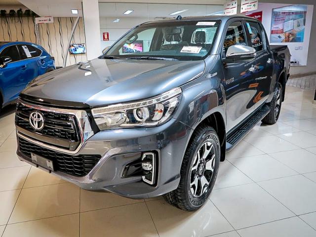 TOYOTA HILUX CD DSL 4X4 SRX AT 19/20