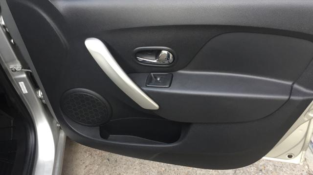 Vendo Sandero 2015/2015 Expression 1.0 - Foto 2