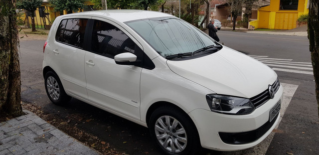 Fox branco 1.6 gll 2013 muito novo. - Foto 3