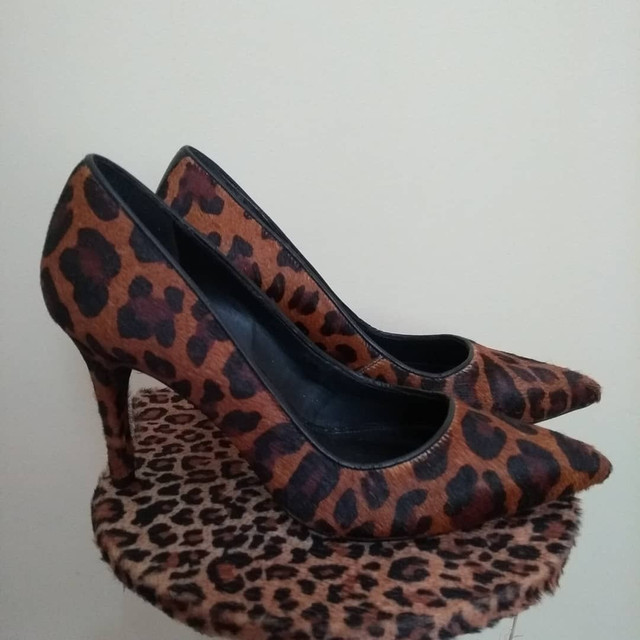 scarpin oncinha arezzo