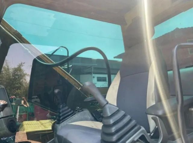 Escavadeira Caterpillar 323DL 2010 - Foto 6