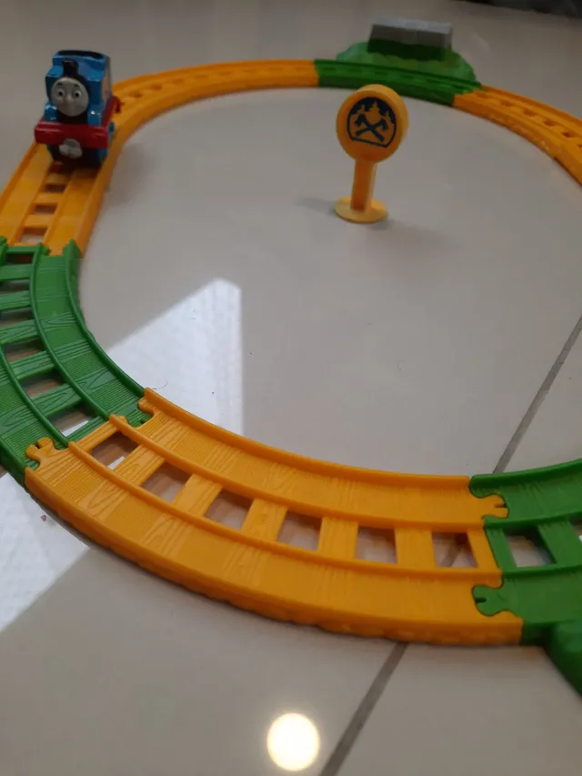 Locomotiva Trem De Brinquedo De Plástico Com Roda Livre