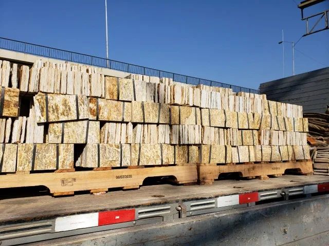 Pedra Madeira Amarela e Branca