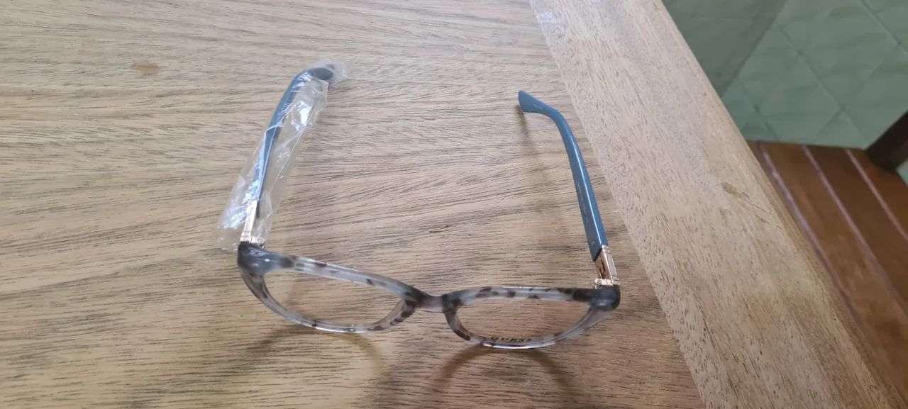 Oculos feminino Guess