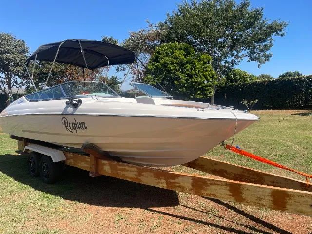 Lancha Ventura 220 - Motor 150HP