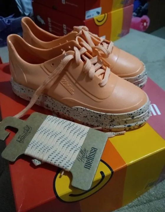 Tênis melissa exclusivo edição limitada Box hello melissa  - Foto 4