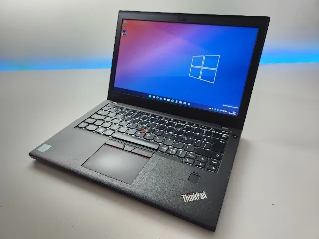Notebook Lenovo Thinkpad X270 Ultrabook Intel i5, 8GB Ram, SSD e Teclado iluminado