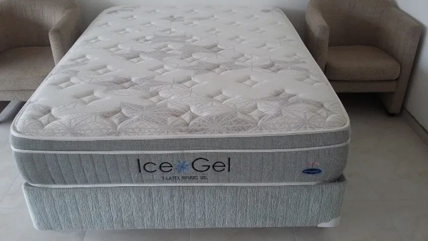 Colchão Ice Gel de casal Englander - Foto 2