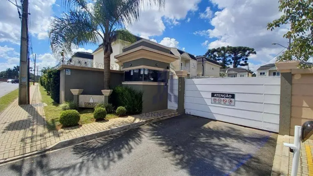 Sobrado com 3 dormitórios para alugar, 188 m² por R$ 6.918,33/mês - Santa Felicidade - Cur