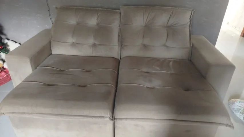 Retractable and Reclining Sofa - Like New453011476789350400
