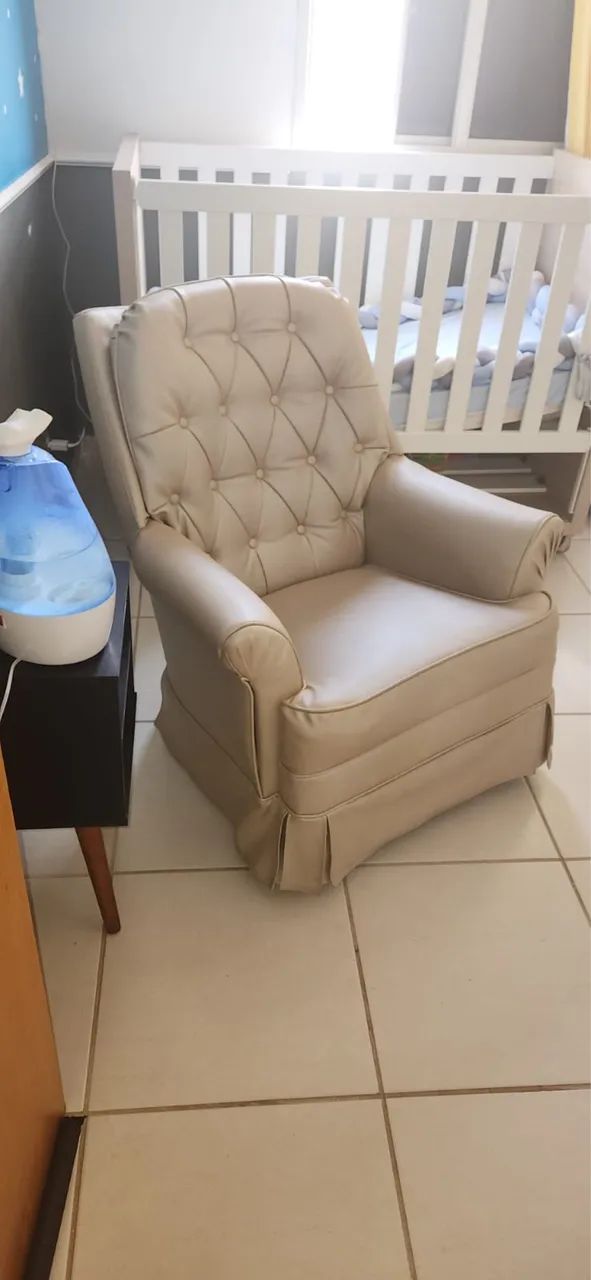 Berço, cômoda e poltrona de amamentação  - Foto 3