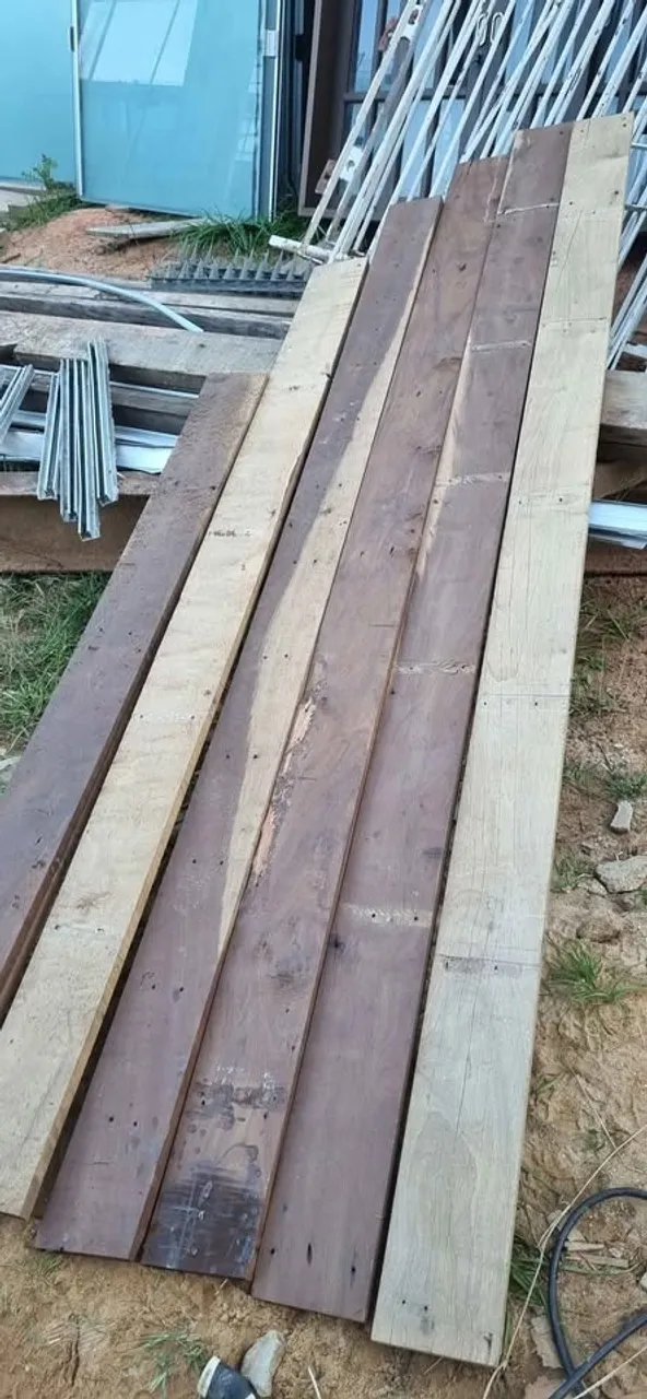 Vendo madeira de imbuia