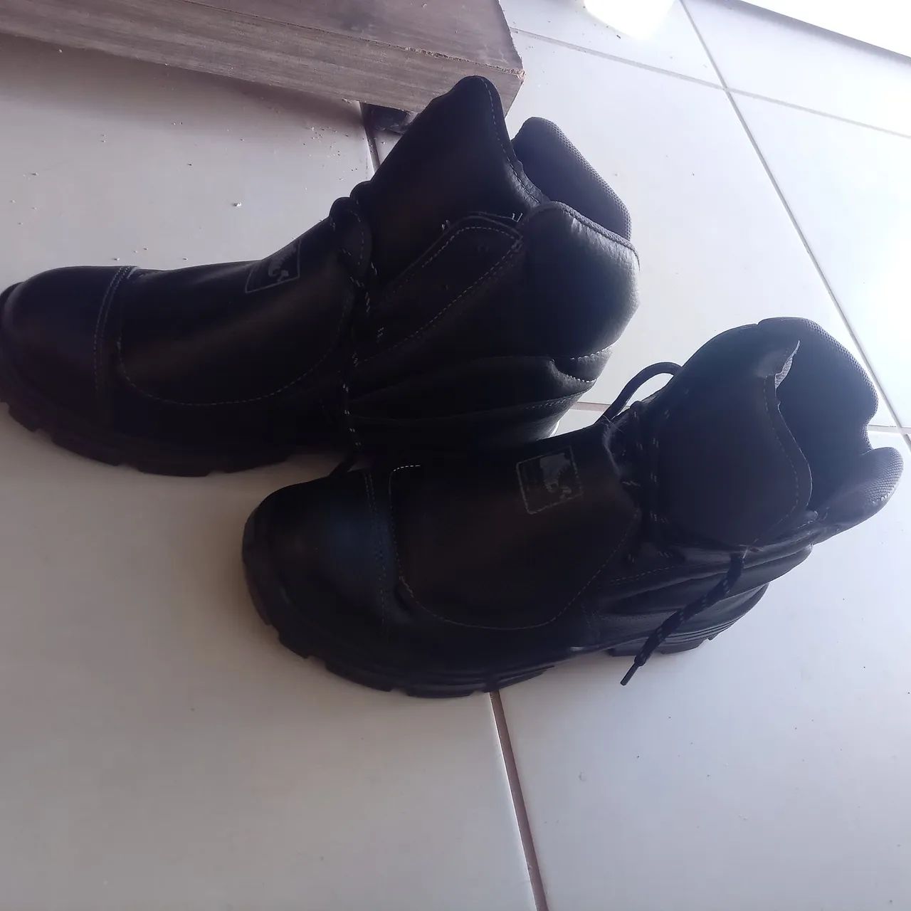 Botas de Segurança - Tamanho 44 - Foto 5