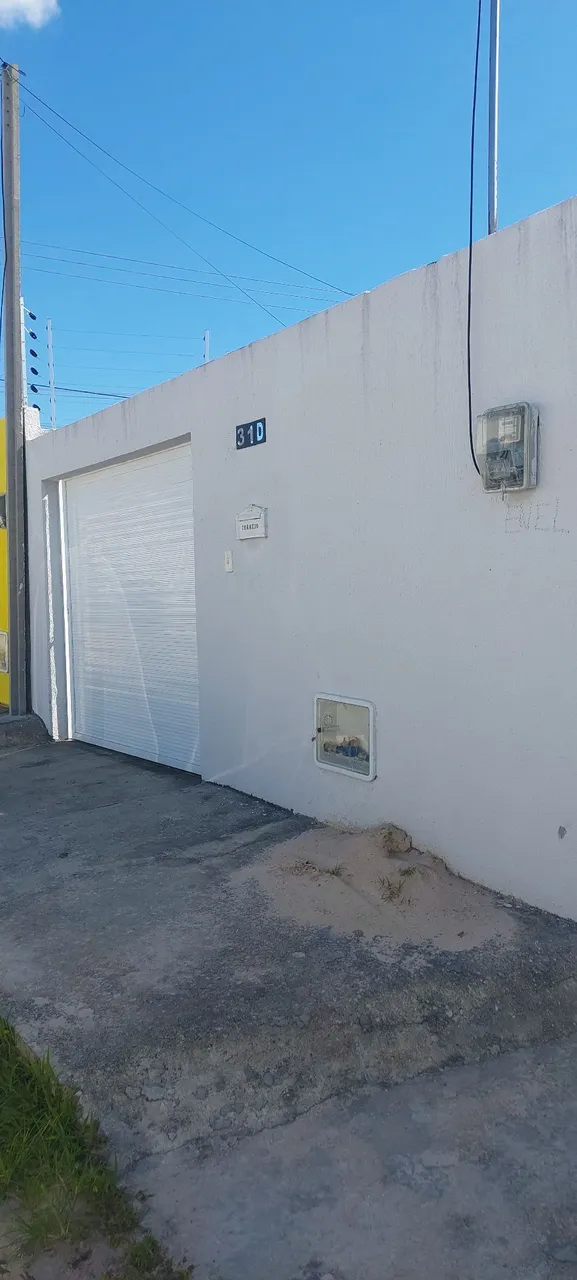 Aluga-se casa em Horizonte.