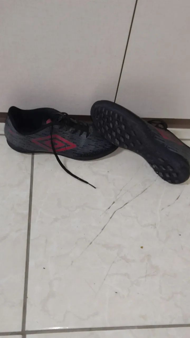 Chuteira umbro fast society tamanho 41 - Foto 5