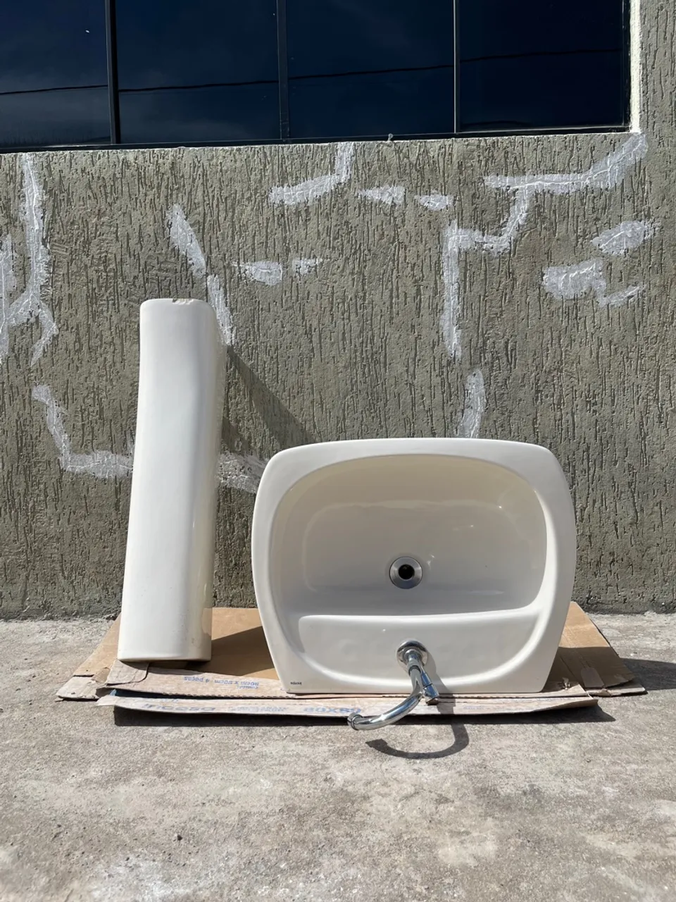 Lavatório de Porcelana com Coluna - Novo!