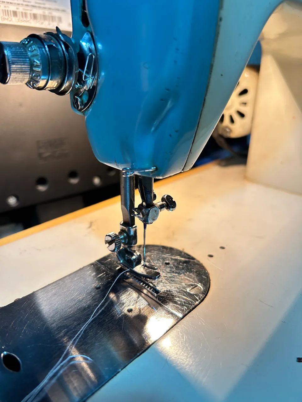 Máquina de costura Elgin Toque mágico  - Foto 6