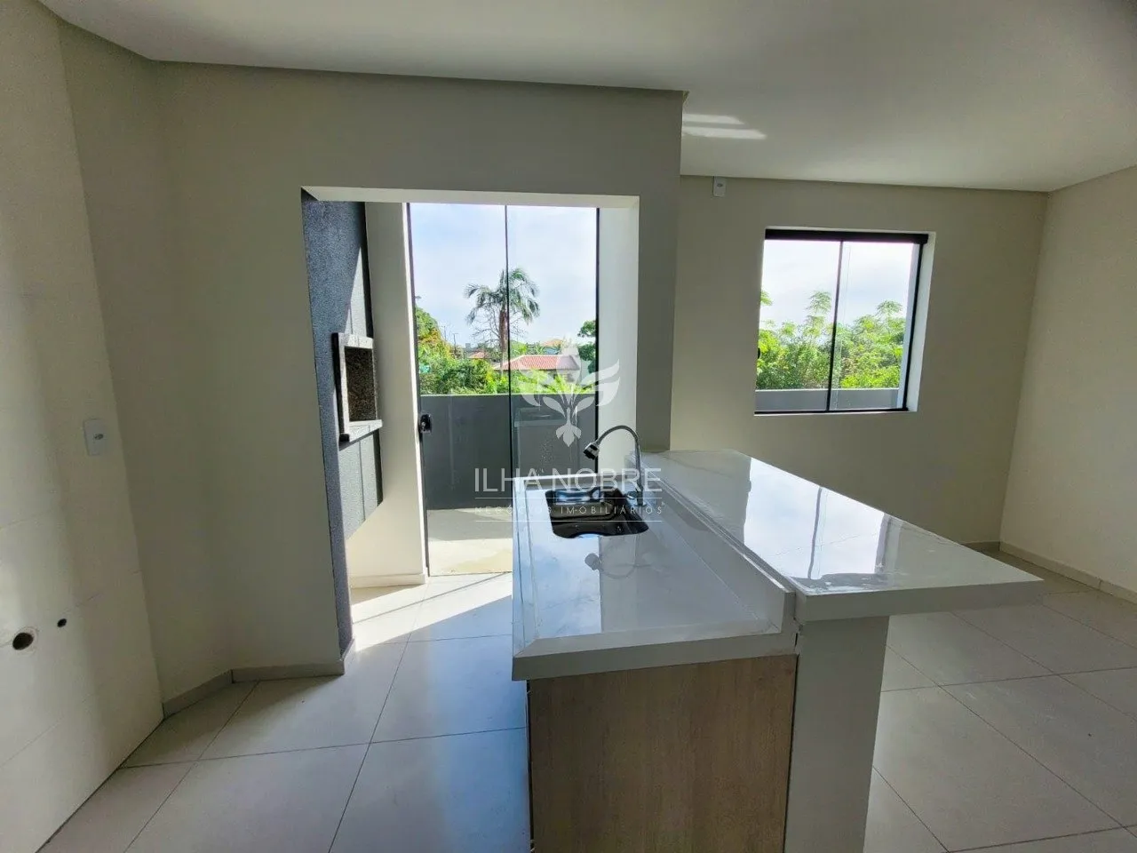 Apartamento novo com 2 dormitórios no Alto Ribeirão - Ribeirão da Ilha