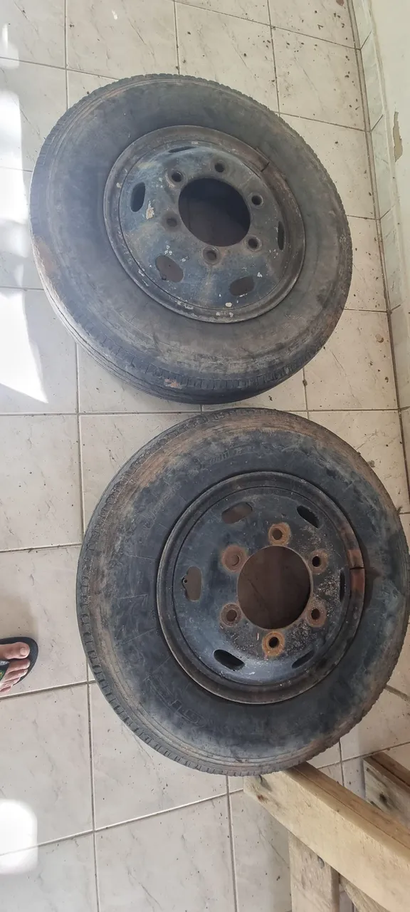 Rodas e pneus R16 6 furos para 3/4