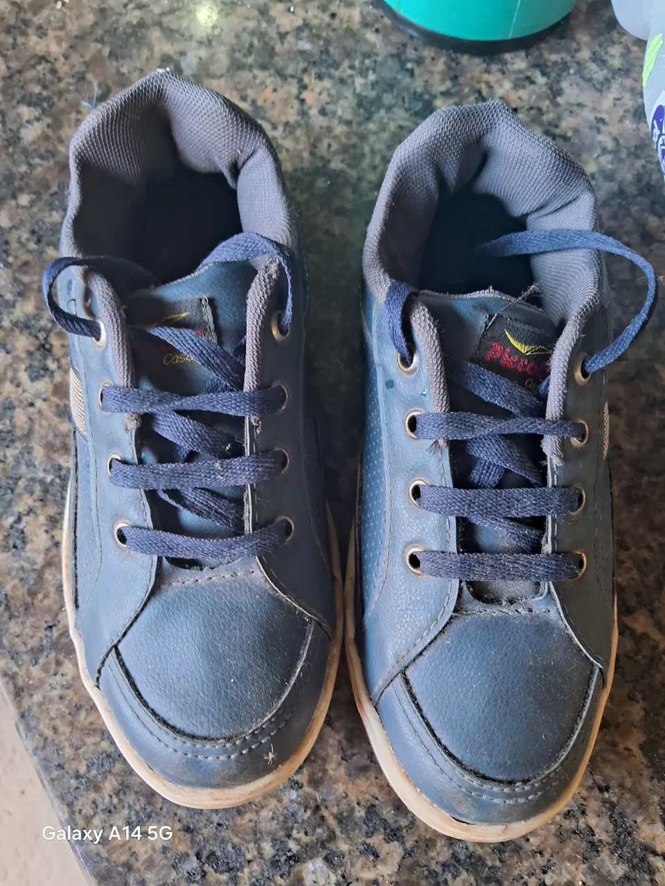 Tênis azul casual