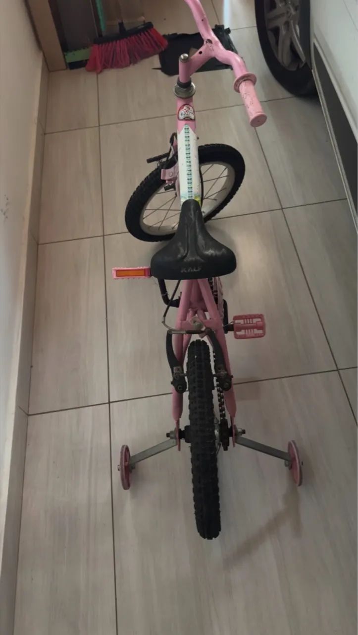 Bicicleta Infantil Rosa com Rodinhas - Foto 2