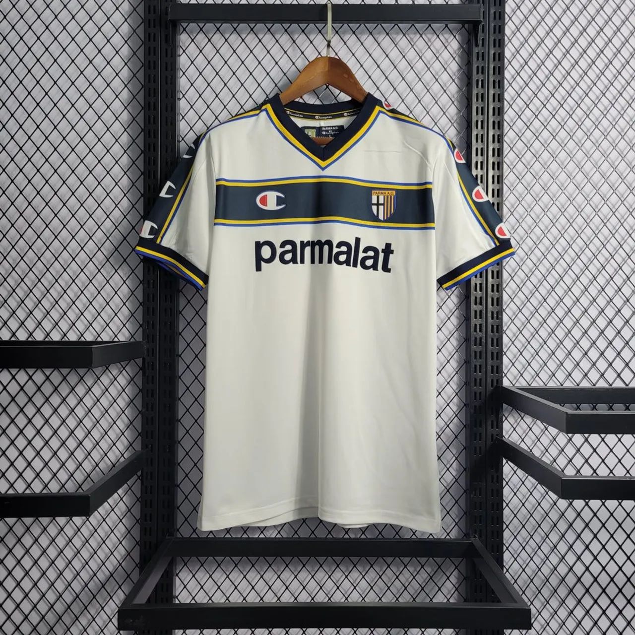 CAMISETA DE TIME RETRO PARMA 2002/2003.   Tamanho: GG<br>RETRO PARMA 2002/2003