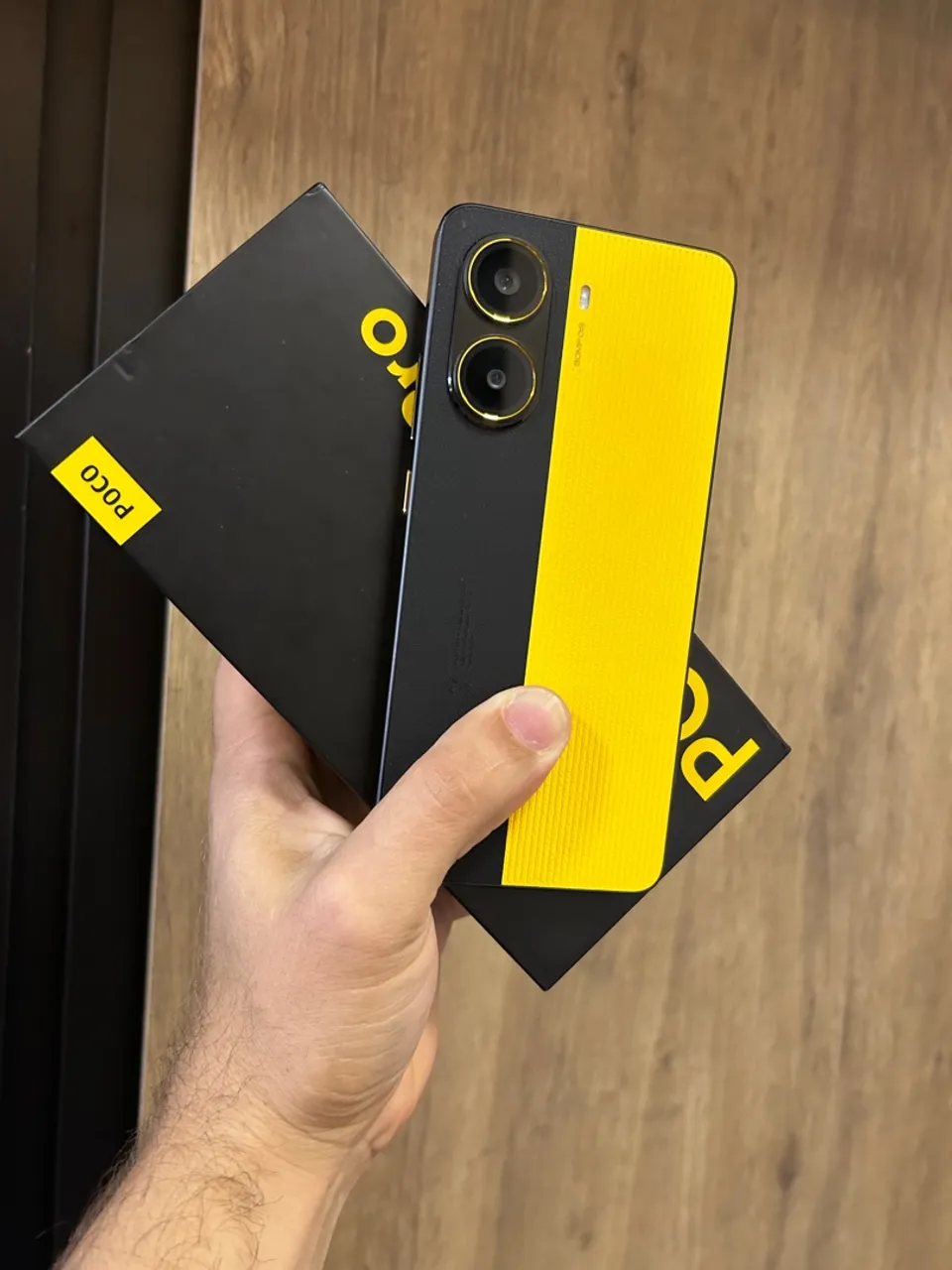 Poco X7 PRO 512 / PRETO E AMARELO