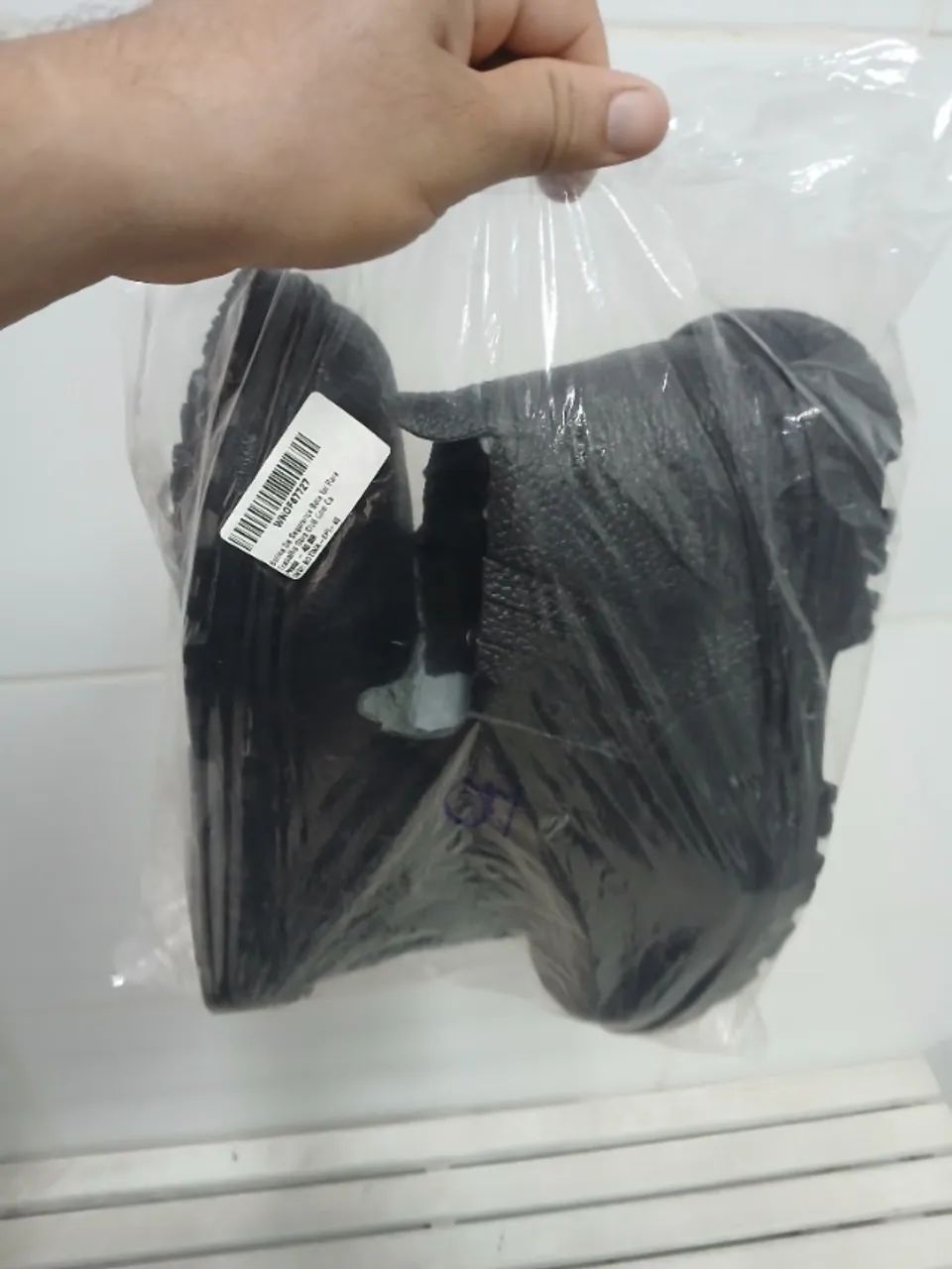 Botina/bota de segurança com bico de PVC - Foto 6