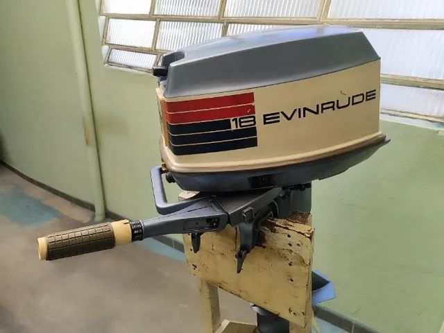 Motor de Popa Evinrude Fastwin 18HP (1973) ÓTIMO ESTADO - Foto 2